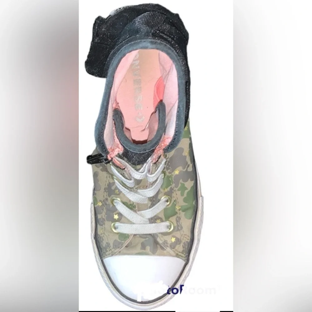 Converse girls camo
